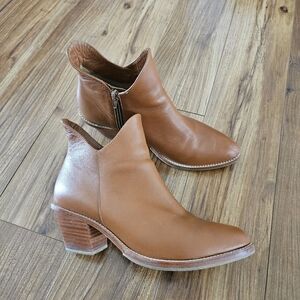 Poppy Barley "Two point five ankle boot" Sz 9.5